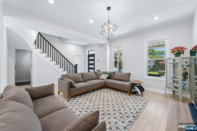 99 Madison Avenue, Cresskill, NJ 07626