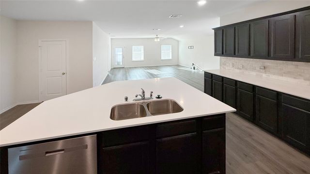 1310 Sideboard Drive, Nevada, TX 75173