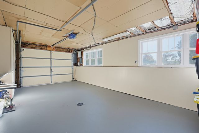35 Macarthur Dr, Millbury, MA 01527
