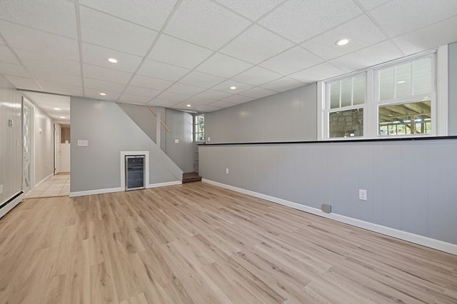 35 Macarthur Dr, Millbury, MA 01527