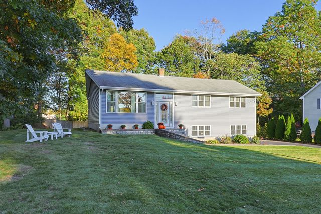 35 Macarthur Dr, Millbury, MA 01527