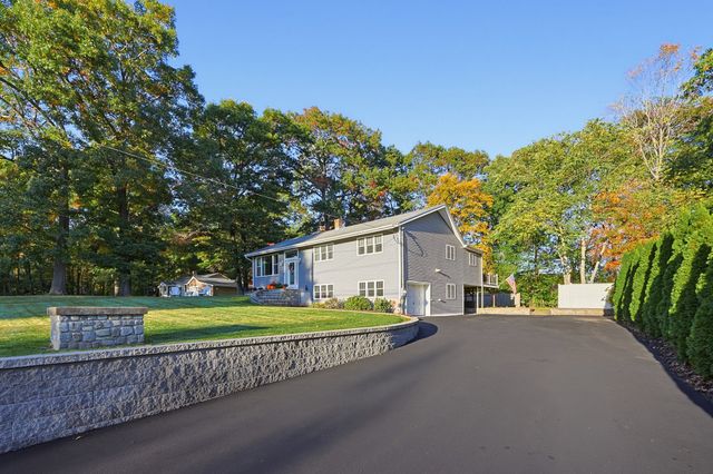 35 Macarthur Dr, Millbury, MA 01527