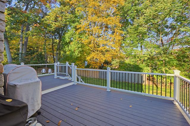 35 Macarthur Dr, Millbury, MA 01527