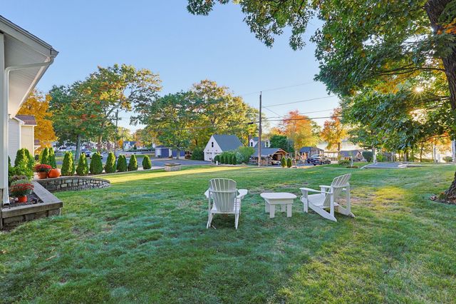 35 Macarthur Dr, Millbury, MA 01527