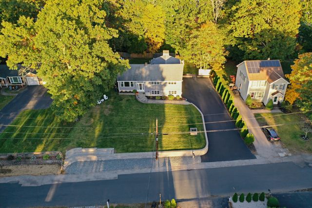 35 Macarthur Dr, Millbury, MA 01527