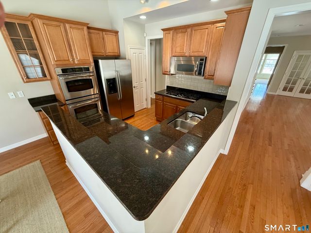 117 Country Club Drive 117, Oxford, CT 06478