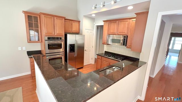 117 Country Club Drive 117, Oxford, CT 06478