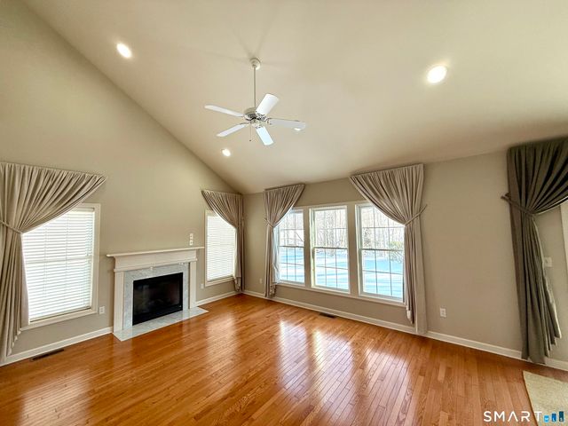 117 Country Club Drive 117, Oxford, CT 06478