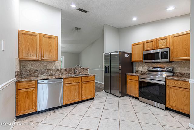 1527 MARBLE LAKE Drive, Jacksonville, FL 32221