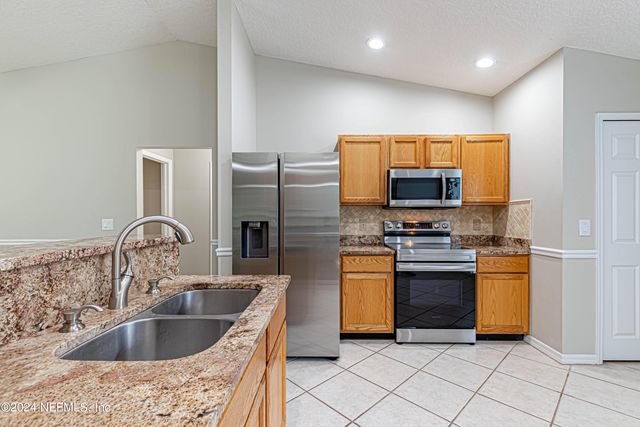 1527 MARBLE LAKE Drive, Jacksonville, FL 32221