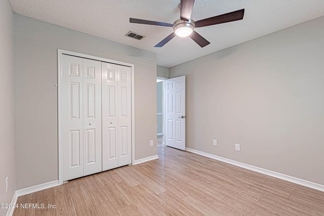 1527 MARBLE LAKE Drive, Jacksonville, FL 32221