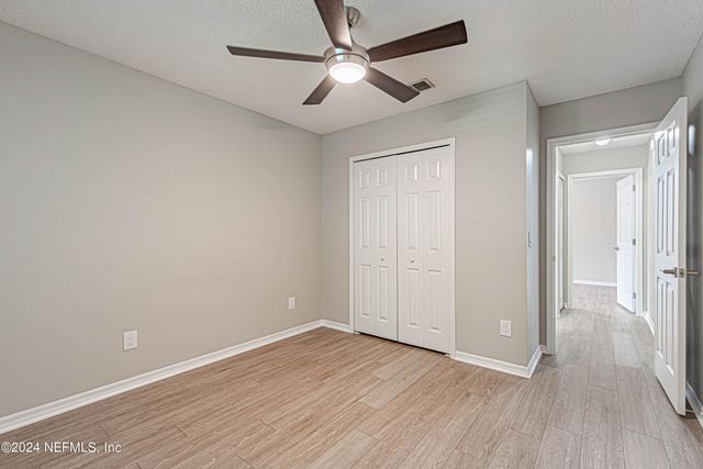 1527 MARBLE LAKE Drive, Jacksonville, FL 32221