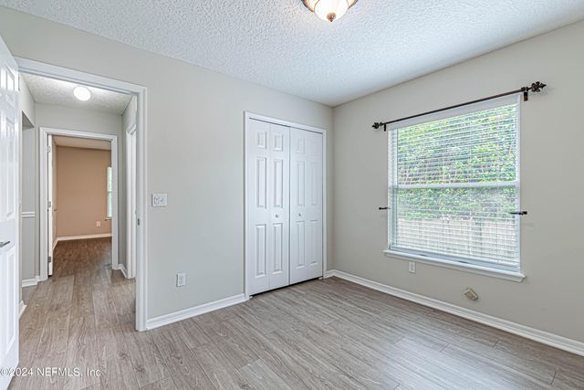 1527 MARBLE LAKE Drive, Jacksonville, FL 32221