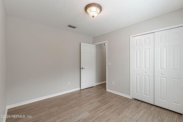 1527 MARBLE LAKE Drive, Jacksonville, FL 32221