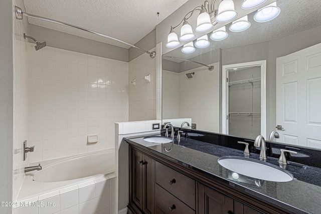 1527 MARBLE LAKE Drive, Jacksonville, FL 32221