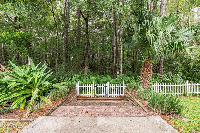 1527 MARBLE LAKE Drive, Jacksonville, FL 32221