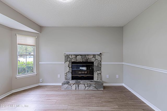 1527 MARBLE LAKE Drive, Jacksonville, FL 32221