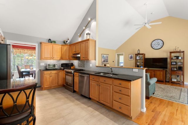 75 Hillcrest Circle, Westfield, MA 01085