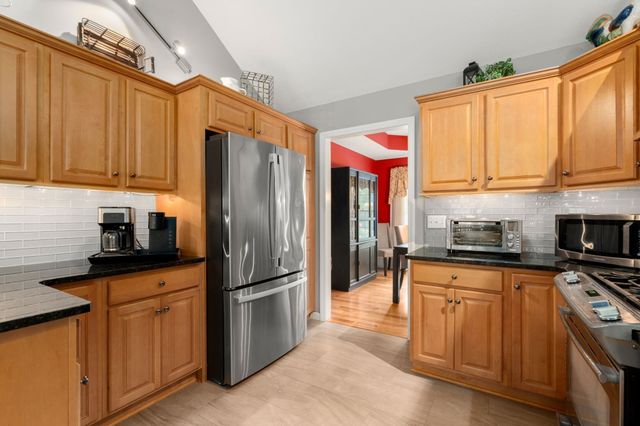 75 Hillcrest Circle, Westfield, MA 01085