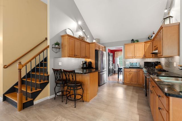 75 Hillcrest Circle, Westfield, MA 01085