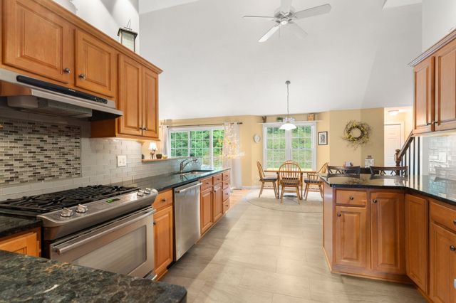 75 Hillcrest Circle, Westfield, MA 01085