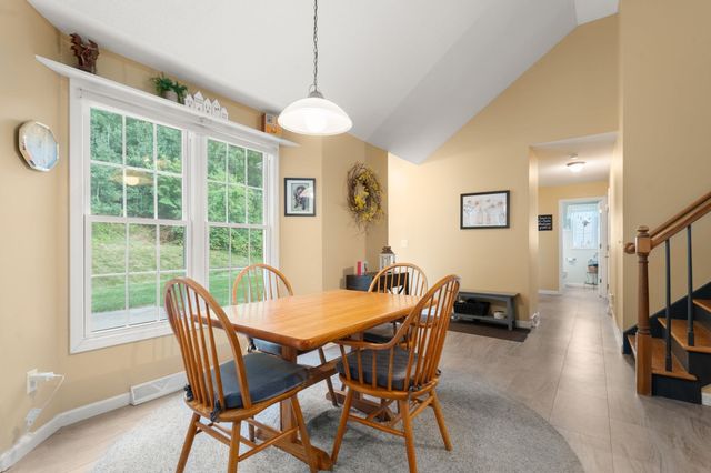 75 Hillcrest Circle, Westfield, MA 01085