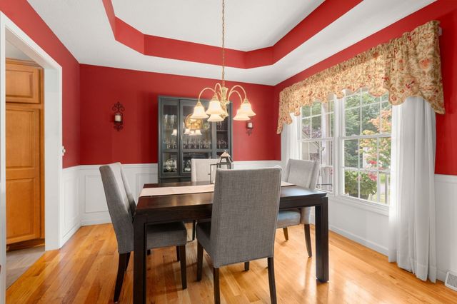 75 Hillcrest Circle, Westfield, MA 01085