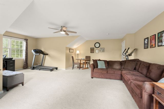 75 Hillcrest Circle, Westfield, MA 01085