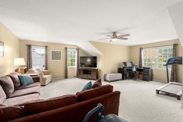 75 Hillcrest Circle, Westfield, MA 01085