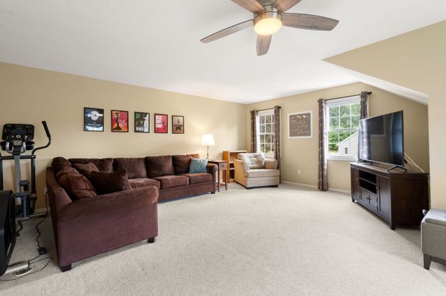 75 Hillcrest Circle, Westfield, MA 01085