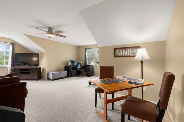 75 Hillcrest Circle, Westfield, MA 01085