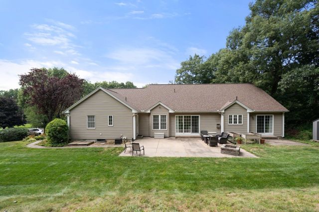75 Hillcrest Circle, Westfield, MA 01085