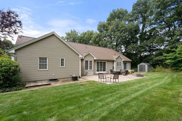 75 Hillcrest Circle, Westfield, MA 01085
