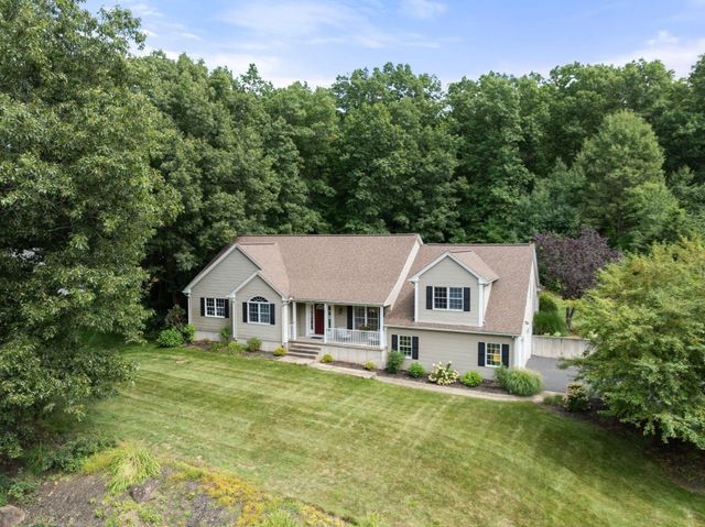 75 Hillcrest Circle, Westfield, MA 01085