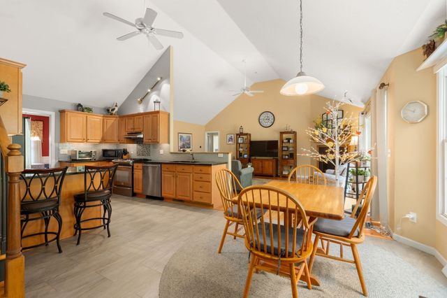 75 Hillcrest Circle, Westfield, MA 01085