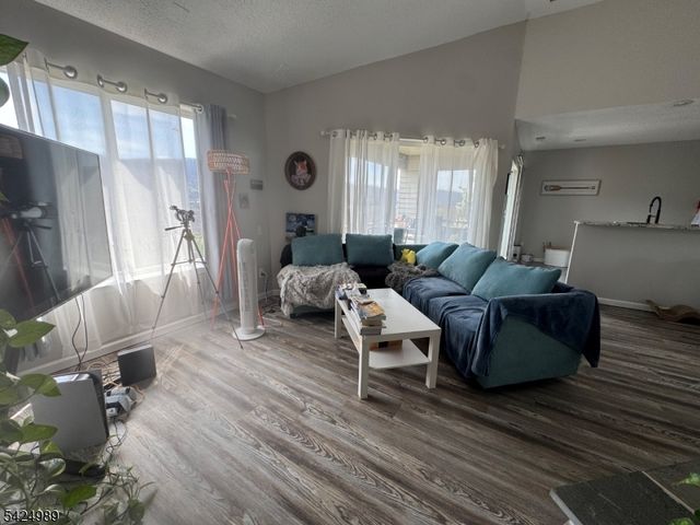 11 Windsor Ct 11, Hardyston Twp., NJ 07419