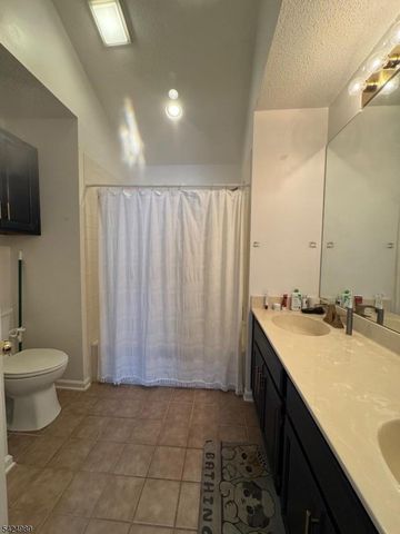 11 Windsor Ct 11, Hardyston Twp., NJ 07419