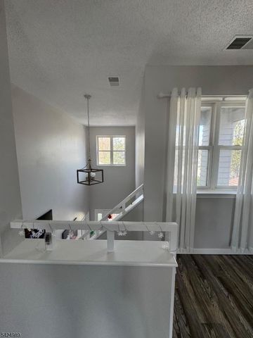 11 Windsor Ct 11, Hardyston Twp., NJ 07419