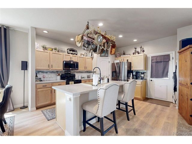 1002 Maplebrook Dr, Windsor, CO 80550