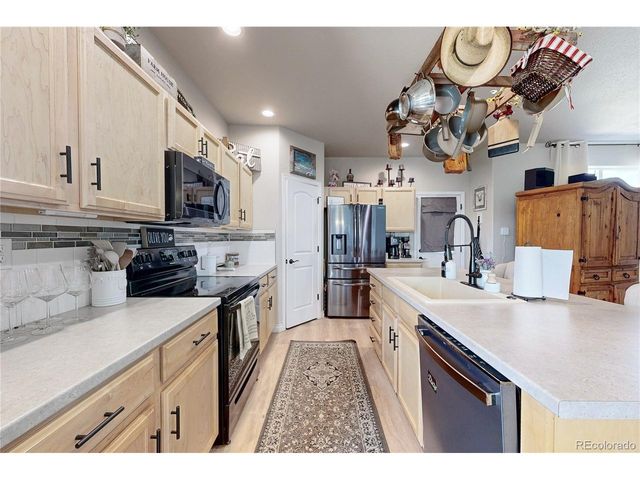 1002 Maplebrook Dr, Windsor, CO 80550