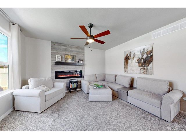 1002 Maplebrook Dr, Windsor, CO 80550