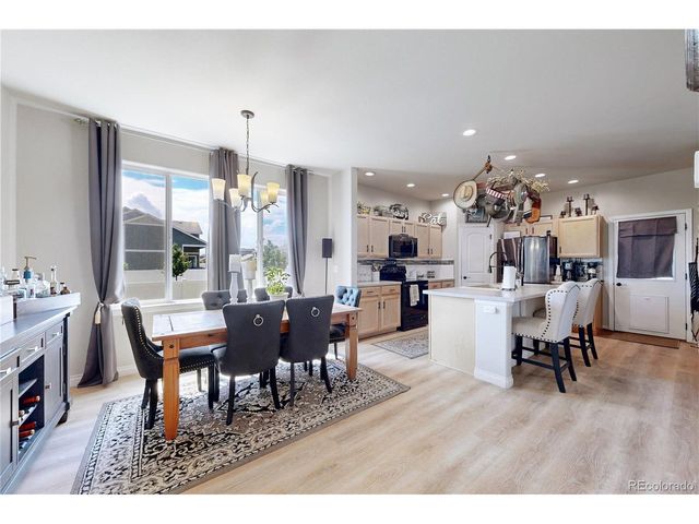 1002 Maplebrook Dr, Windsor, CO 80550