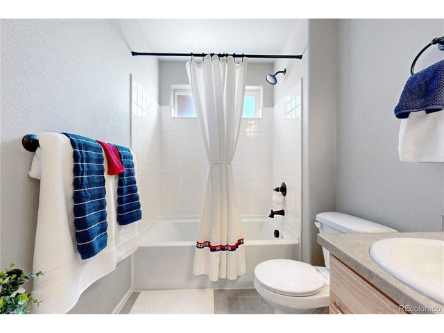 1002 Maplebrook Dr, Windsor, CO 80550