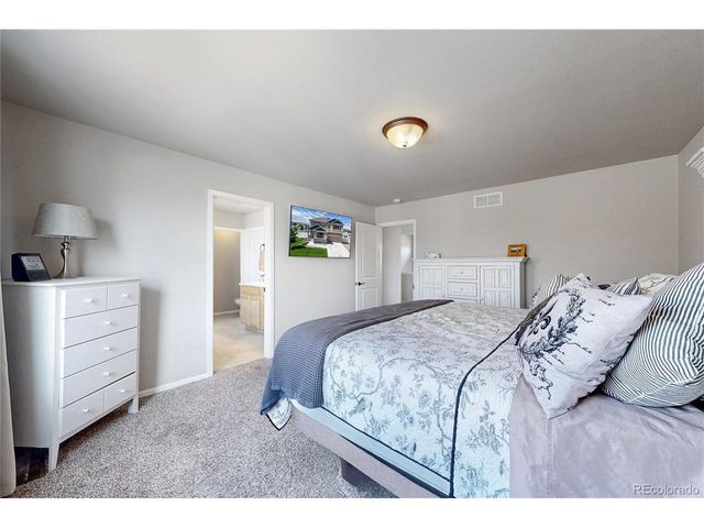 1002 Maplebrook Dr, Windsor, CO 80550