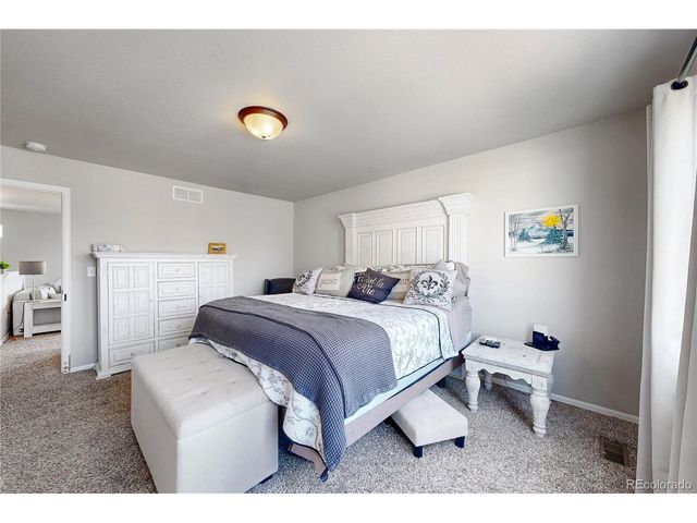 1002 Maplebrook Dr, Windsor, CO 80550