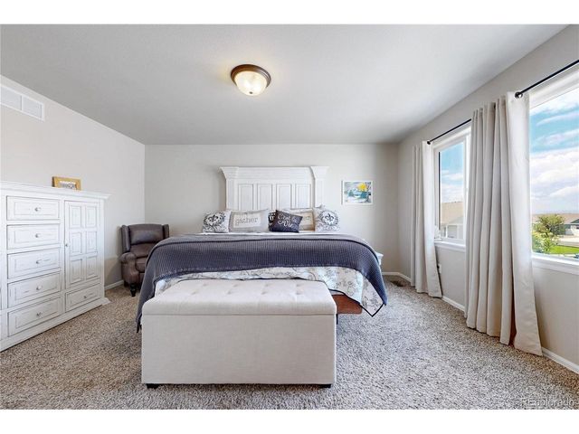 1002 Maplebrook Dr, Windsor, CO 80550