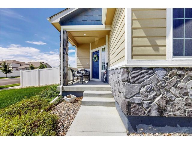 1002 Maplebrook Dr, Windsor, CO 80550
