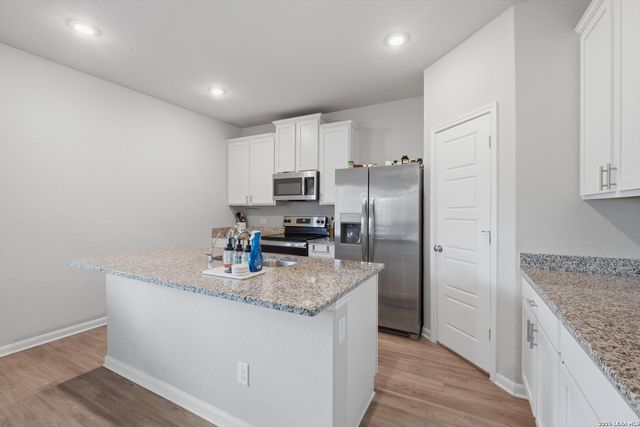 7102 Emerald Valley, San Antonio, TX 78242