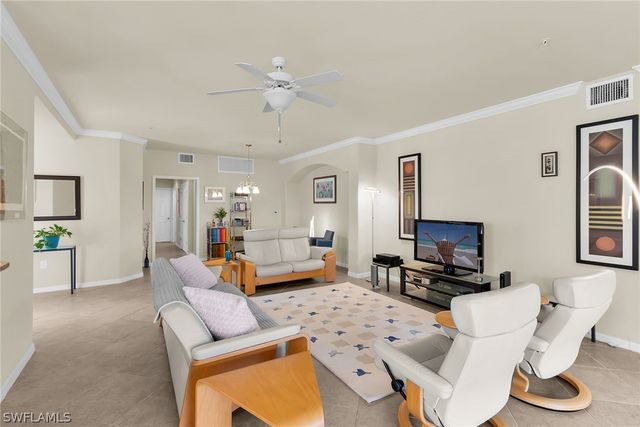 3169 Aviamar CIR 102, Naples, FL 34114