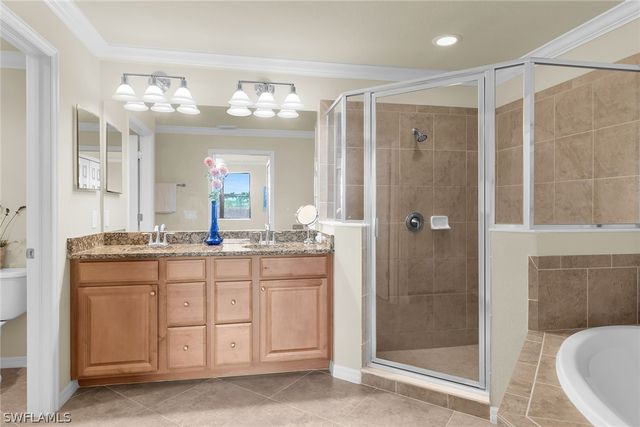 3169 Aviamar CIR 102, Naples, FL 34114